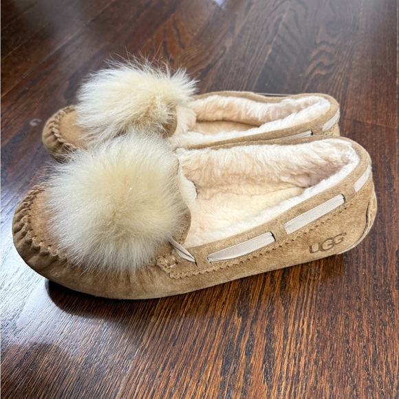 UGG Women's Brown Slippers with Cream Pom-Poms - Picture 3 of 4